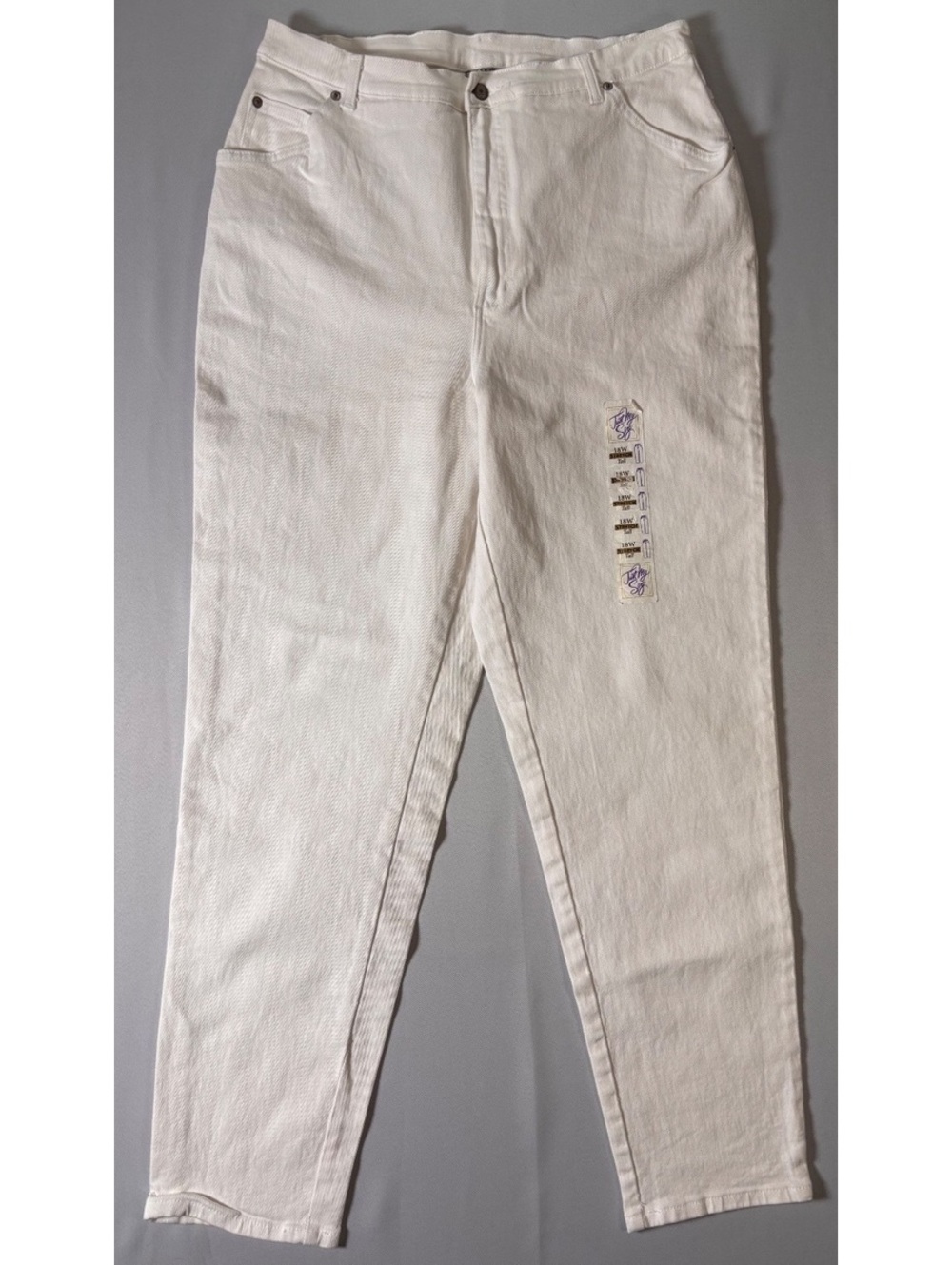 Women’s White High-Waisted Tapered Leg Jeans with Button & Zip Closure Size 18W